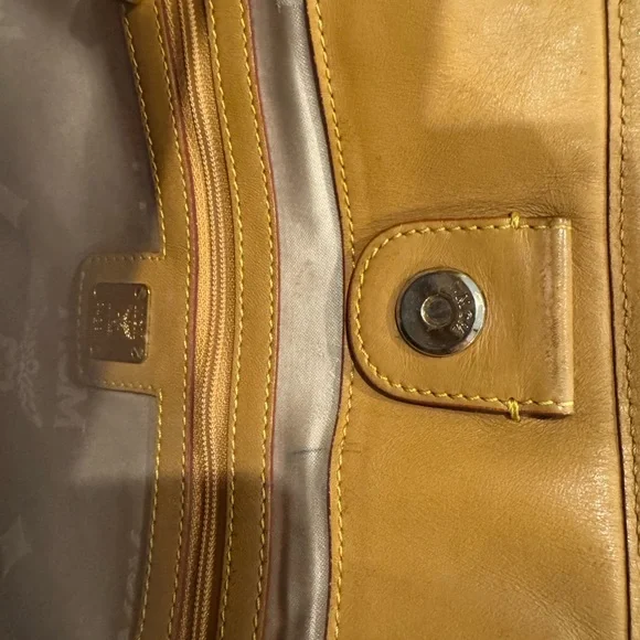 MCM Beige Logo Tote. - Picture 4 of 7